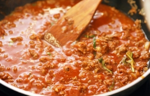 5 Nutritious Ingredients to Add Flavor and Nutrients to Your Pasta Sauce